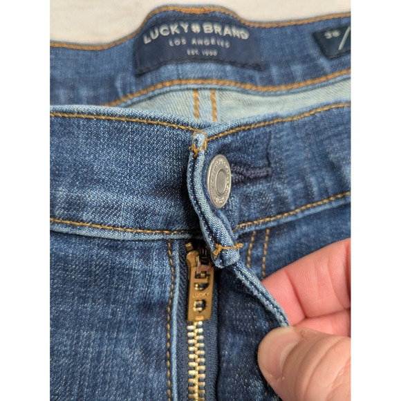 Lucky Brand 410 Jeans Mens 38x30 (39x29) Athletic Slim Med Wash Blue Stretch - Picture 4 of 15